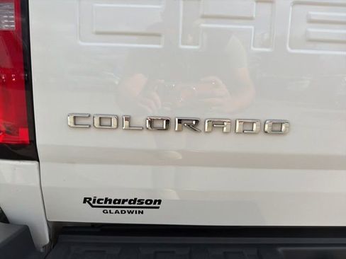 Used 2021 Chevrolet Colorado LT w/ LT Convenience Package image 16