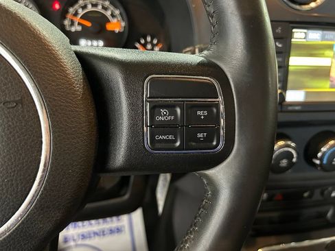 Used 2016 Jeep Patriot High Altitude AWD/4WD image 23