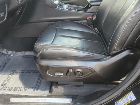 Used 2023 Jeep Grand Cherokee Overland AWD/4WD image 14