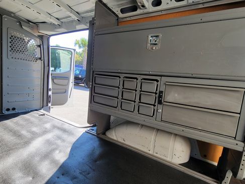 Used 2015 Nissan NV 2500 SV w/ Side & Curtain Airbag Package image 32