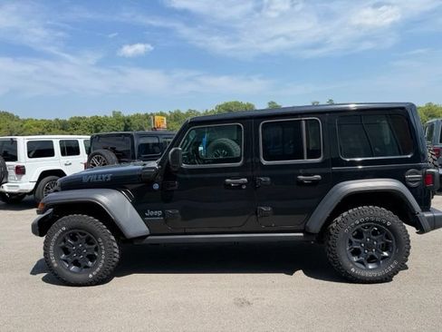 Used 2023 Jeep Wrangler Unlimited w/ Sun & Screen Package AWD/4WD image 5