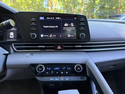 Certified 2023 Hyundai Elantra SEL FWD image 22