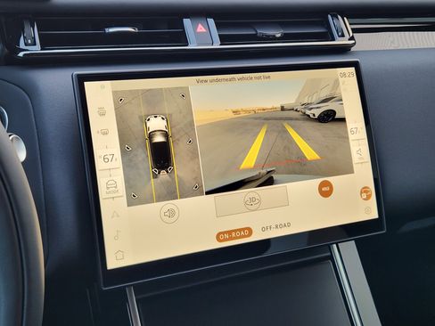 New 2026 Land Rover Range Rover Velar Dynamic SE image 17