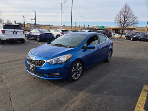 Used 2015 Kia Forte EX w/ UVO Package W/17" Alloys image 3