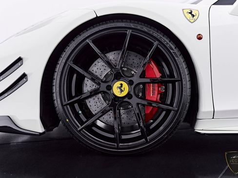 Used 2014 Ferrari 458 Spider RWD image 3