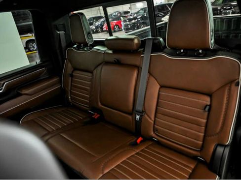Used 2024 GMC Sierra 2500 Denali Ultimate w/ Max Trailering Package AWD/4WD image 15