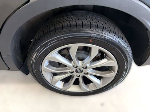 Used 2019 Lincoln MKC Select w/ Select Plus Package FWD image 11