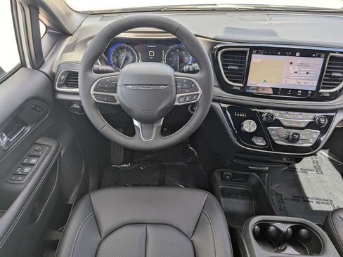 New 2027 Chrysler Pacifica Select w/ Family Tech Group FWD image 15