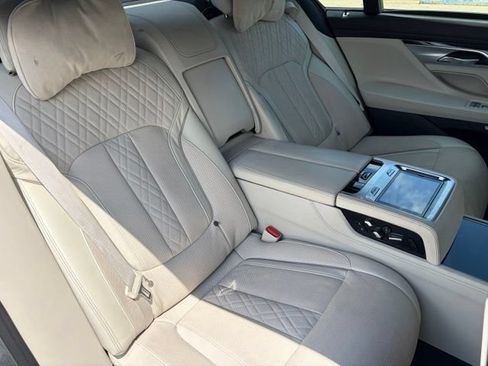 Used 2016 BMW 750i RWD image 36