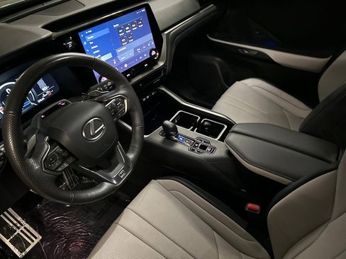 Used 2024 Lexus TX 500h AWD image 9