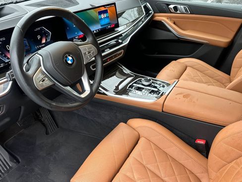 Certified 2025 BMW X7 xDrive40i image 11