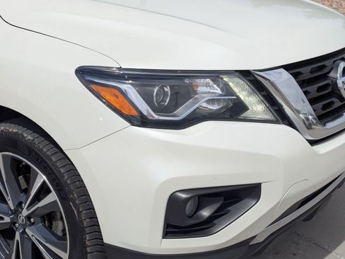 Used 2018 Nissan Pathfinder Platinum AWD/4WD image 10