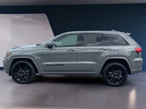 Used 2020 Jeep Grand Cherokee Altitude AWD/4WD image 2