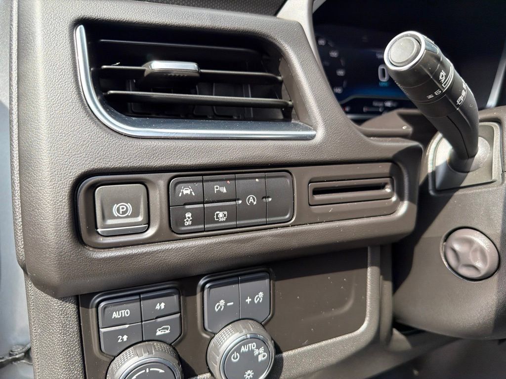 Used 2023 Chevrolet Tahoe RST w/ Luxury Package AWD/4WD image 18