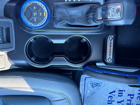 Used 2024 Ford Bronco Outer Banks image 25