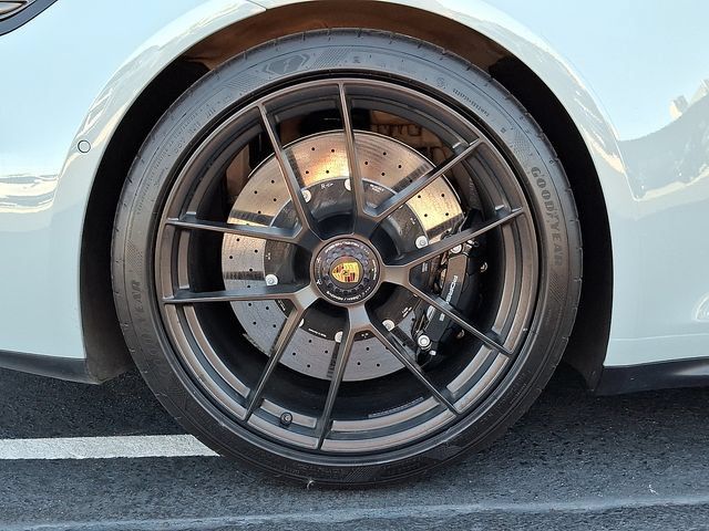 Certified 2025 Porsche 911 Targa 4 GTS AWD/4WD image 13