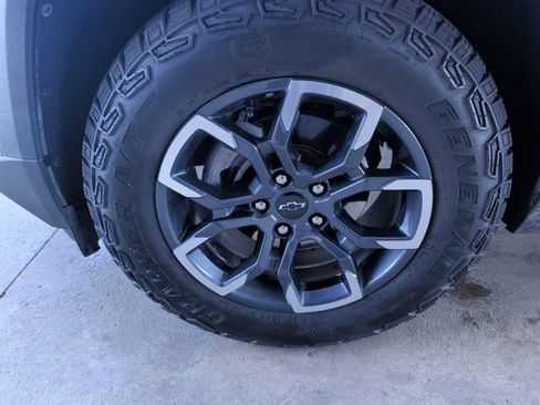 Used 2026 Chevrolet Equinox ACTIV w/ Safety and Technology Package AWD/4WD image 25