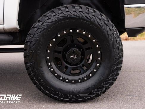 Used 2002 Chevrolet Silverado 2500 LT w/ Off-Road Skid Plate Pkg image 6