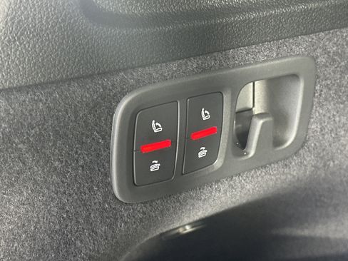 Certified 2025 Audi Q7 2.0T Premium Plus image 15