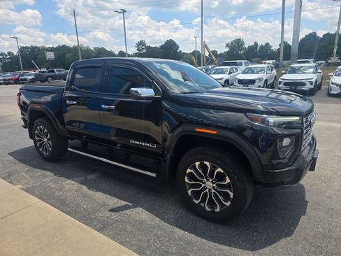 Used 2023 GMC Canyon Denali w/ Denali Black Edition AWD/4WD image 7
