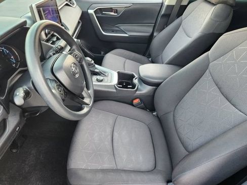 Used 2025 Toyota RAV4 XLE AWD/4WD image 14