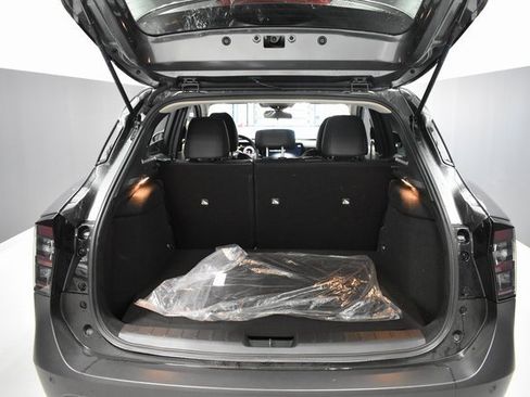 Certified 2025 Nissan Kicks SR image 29