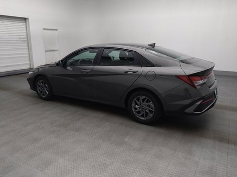 Used 2024 Hyundai Elantra SEL FWD image 3
