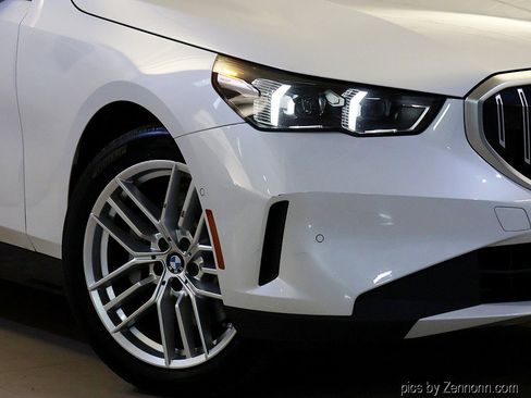 Certified 2025 BMW 530i xDrive AWD/4WD image 3