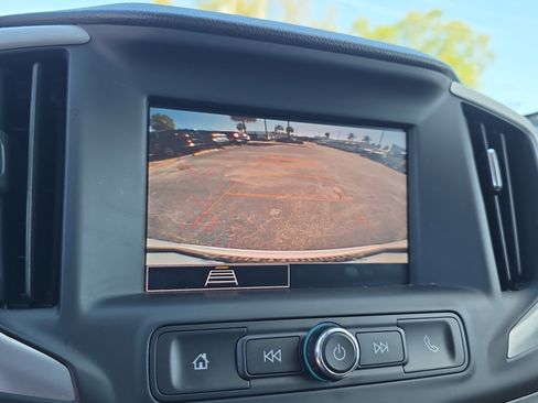 Used 2024 GMC Terrain SLE image 29