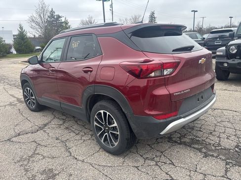 Used 2025 Chevrolet TrailBlazer LT image 3
