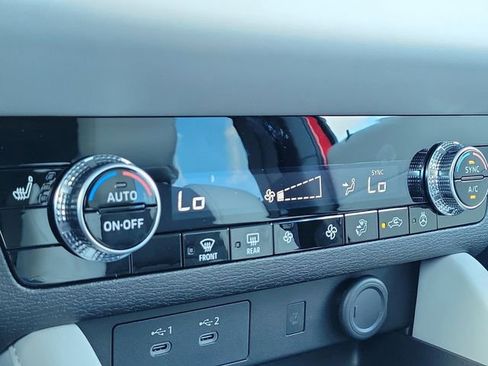 New 2026 Mitsubishi Outlander SE image 33