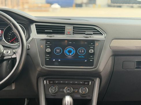 Used 2018 Volkswagen Tiguan SE w/ Front Fog Lights Package FWD image 29