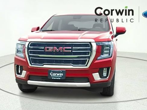 Used 2023 GMC Yukon XL SLT AWD/4WD image 3