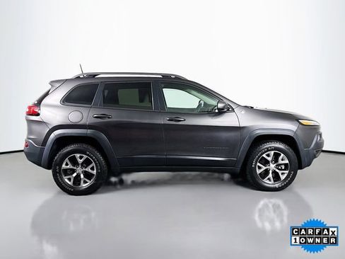 Used 2018 Jeep Cherokee Trailhawk image 8