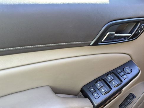 Used 2019 GMC Yukon SLT w/ Open Road Package image 12