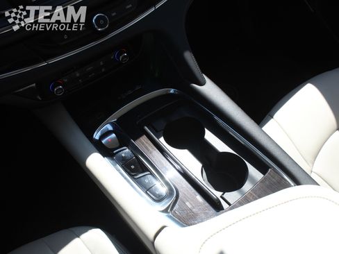 Used 2023 Buick Enclave Essence w/ Experience Buick Package AWD/4WD image 19