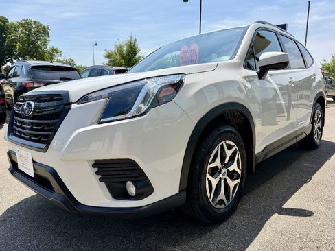 Used 2023 Subaru Forester Premium AWD/4WD image 6