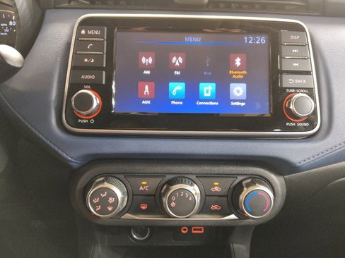 Used 2025 Nissan Versa SV FWD image 25