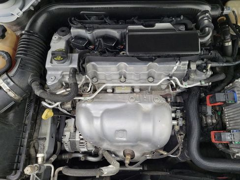 Used 2016 Chrysler 200 LX image 30