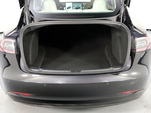 Used 2021 Tesla Model 3 Standard Range Plus image 10