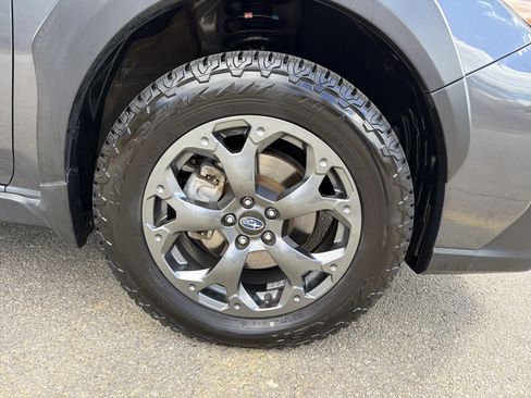 Used 2022 Subaru Crosstrek 2.5i Sport w/ Moonroof Package image 12