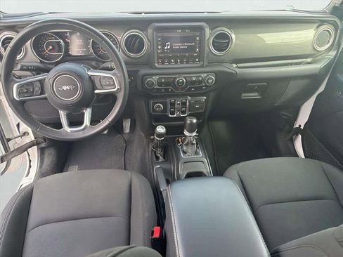 Used 2023 Jeep Gladiator Overland image 12