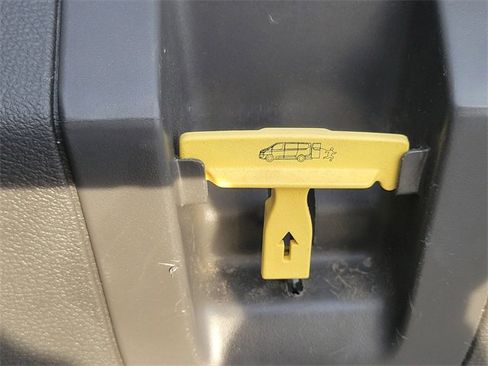 Used 2022 Ford Transit 350 XLT image 32