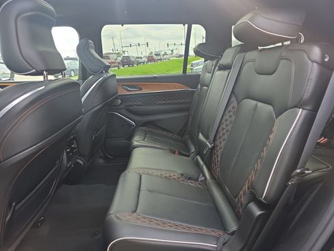 Used 2024 Jeep Grand Cherokee L Summit AWD/4WD image 43