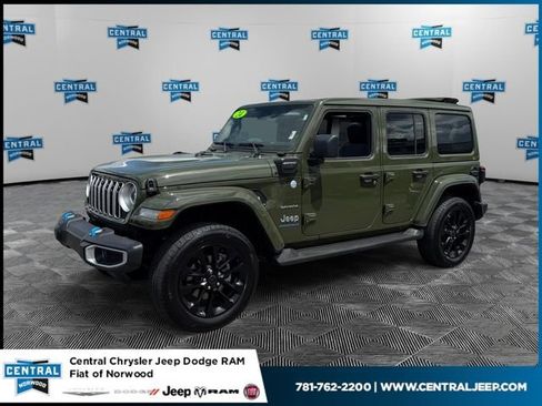 Used 2024 Jeep Wrangler Unlimited Sahara w/ Technology Group AWD/4WD image 1