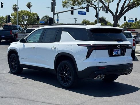New 2026 Chevrolet Traverse LT w/ Enhanced Driving Package FWD image 4