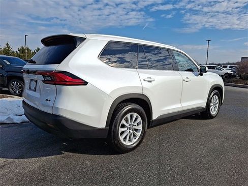 Certified 2024 Toyota Grand Highlander XLE image 6