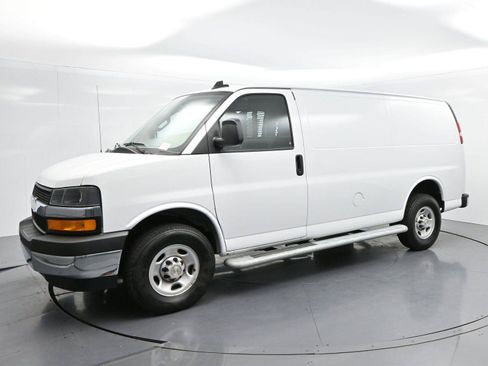 Used 2024 Chevrolet Express 2500 w/ Driver Convenience Package RWD image 3