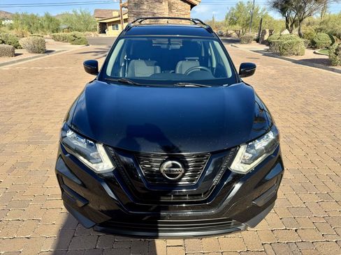 Used 2018 Nissan Rogue SV FWD image 3