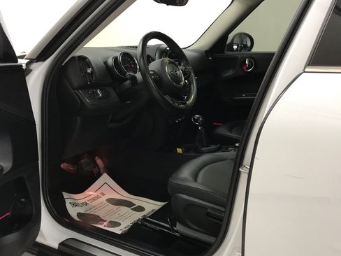Used 2019 MINI Cooper Countryman w/ Storage Package FWD image 9